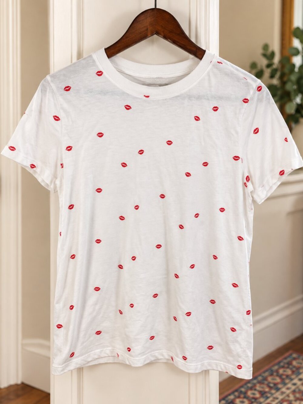 Halogen Red Lips Print T Shirt Small White NWT Short‎ Sleeve Graphic Tee